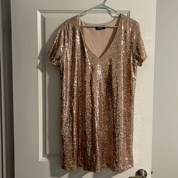 Dresses & Skirts - Lulus Sequin Dress